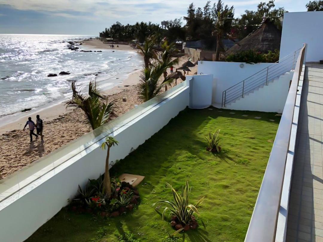 Villa Somone Pied Dans L'Eau Bagian luar foto